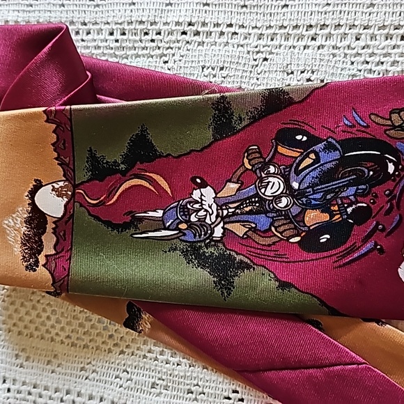 Looney Tunes Motorcycle Tie - Picture 6 of 7
